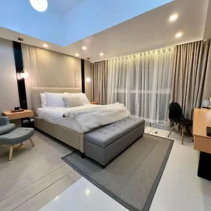  Aparthotel Vibe At Uptown Parksuites Bgc